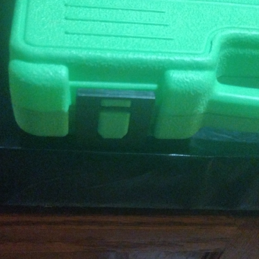Locking Lug Master Key Set in Green Case - Picture 11 of 12